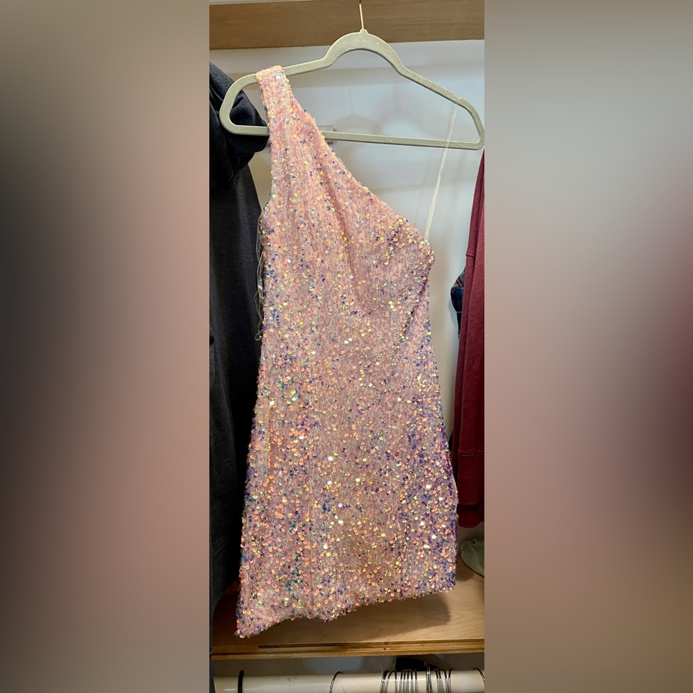 Elegant Pink Sequin One-Shoulder Prom Dress